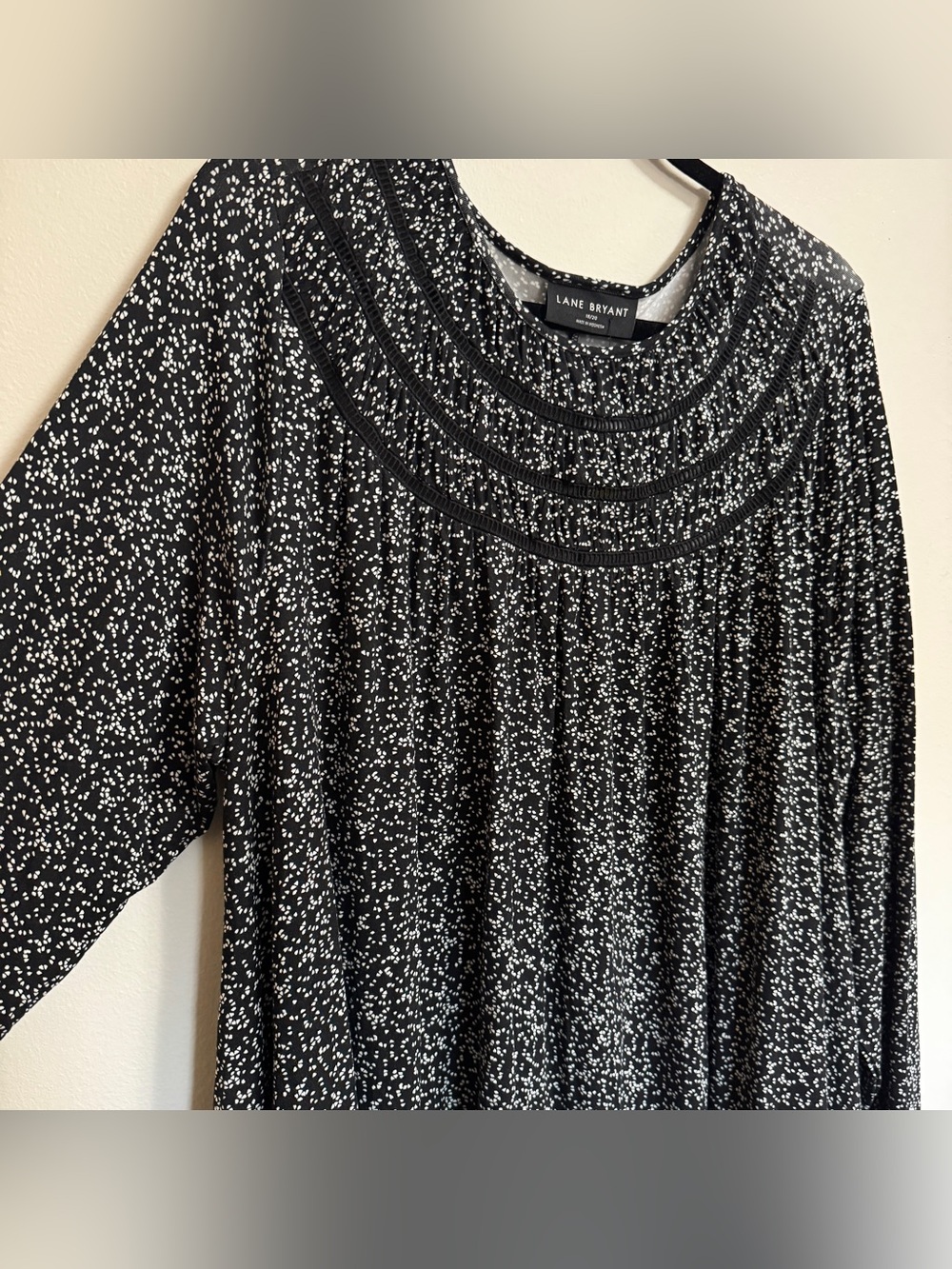 NWT Lane Bryant Swing Top Size 18/20 Crew Neck Trim Long Sleeve Black Dash Chic